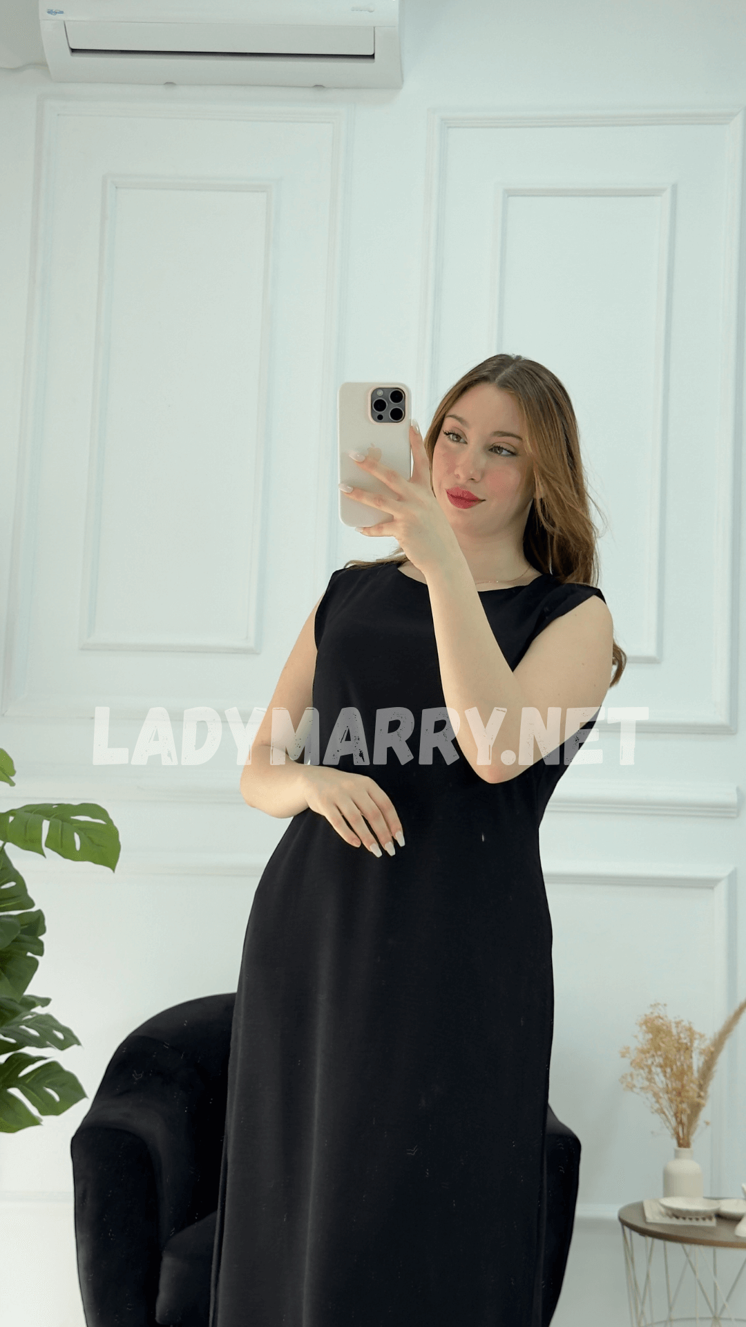 Robe droite en crepe froissé - صورة 7 thumbnail