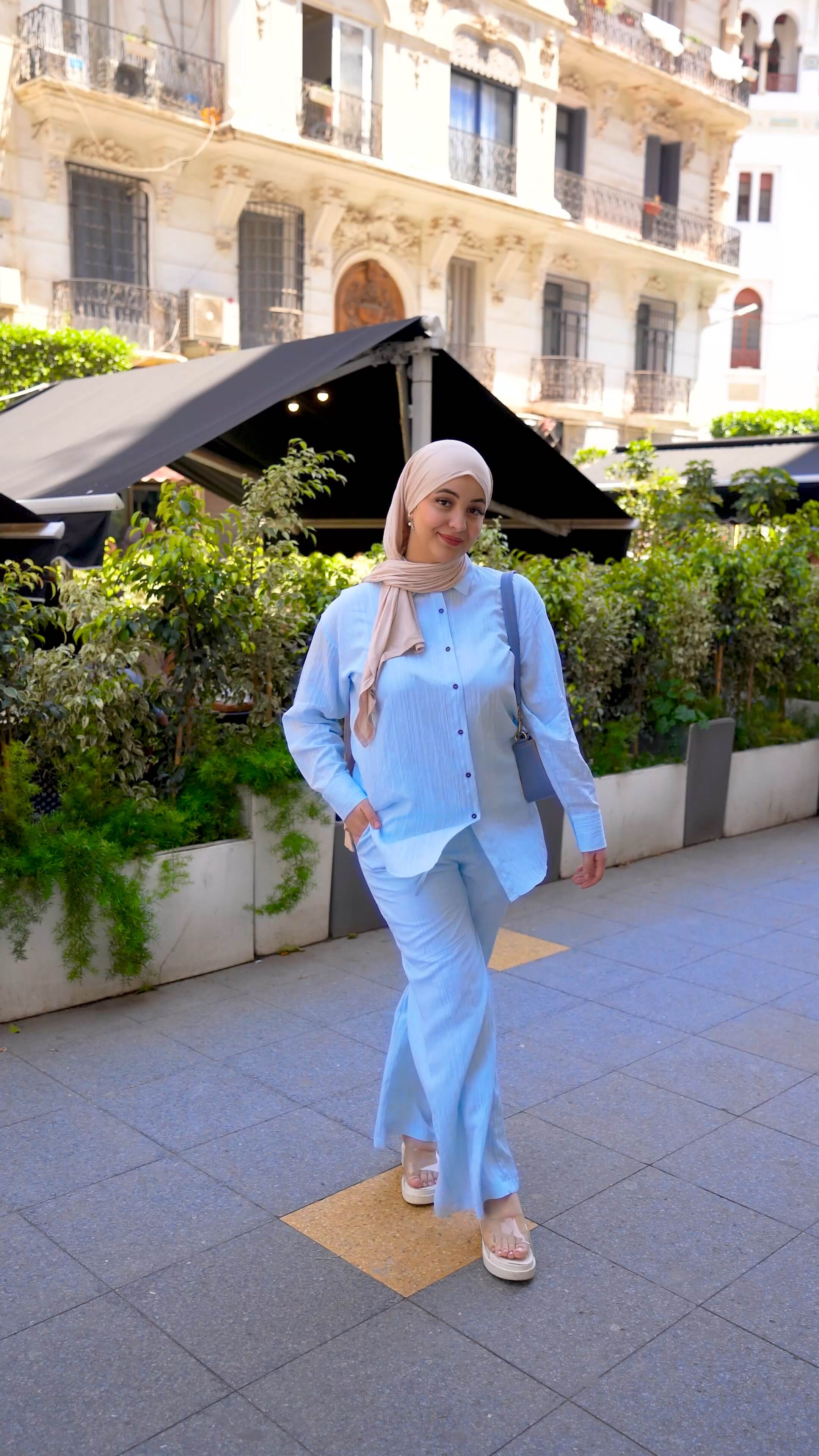 Ensemble chemise et pantalon - صورة 4 thumbnail