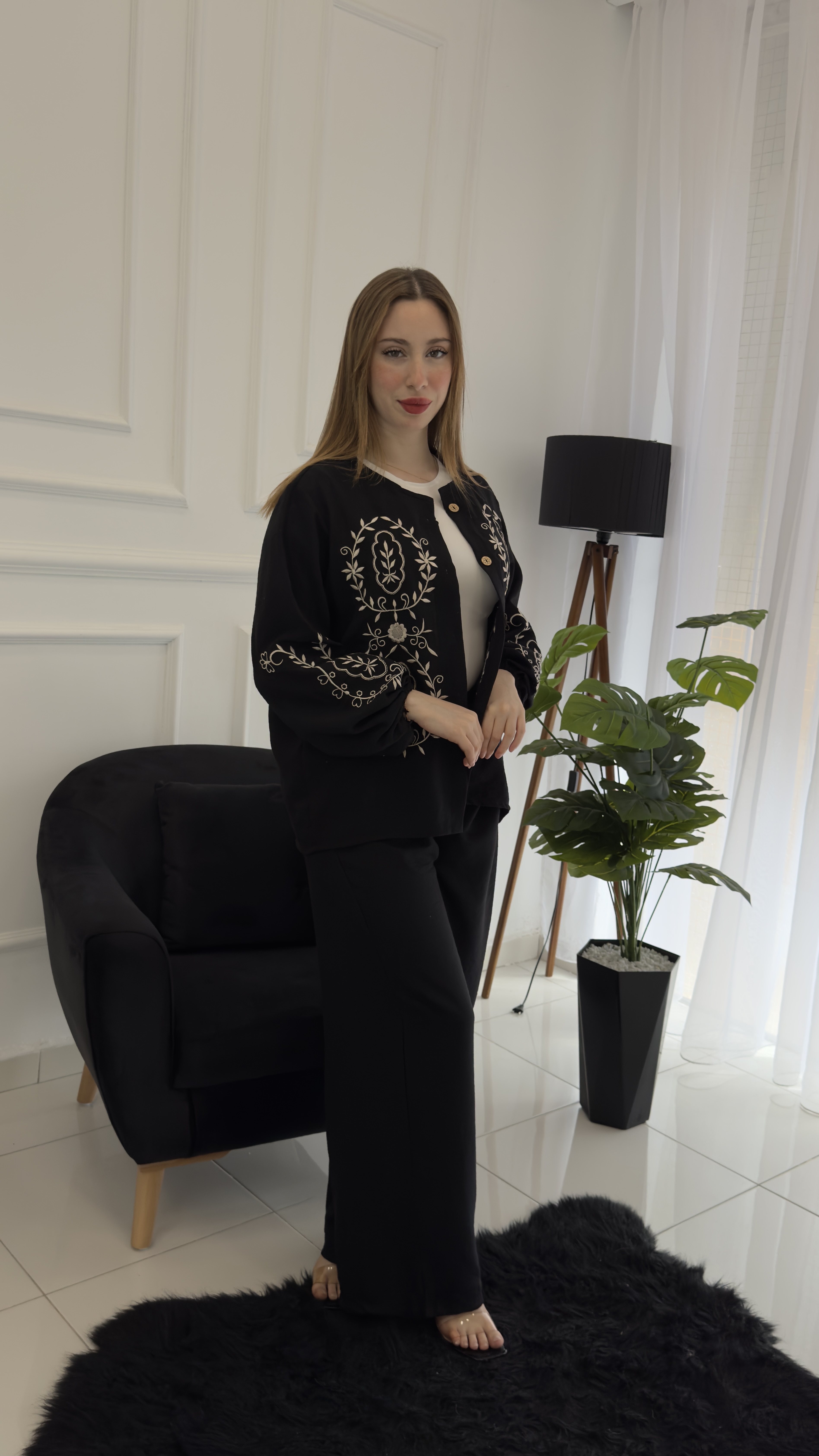 Ensemble lin avec broderie - صورة 2