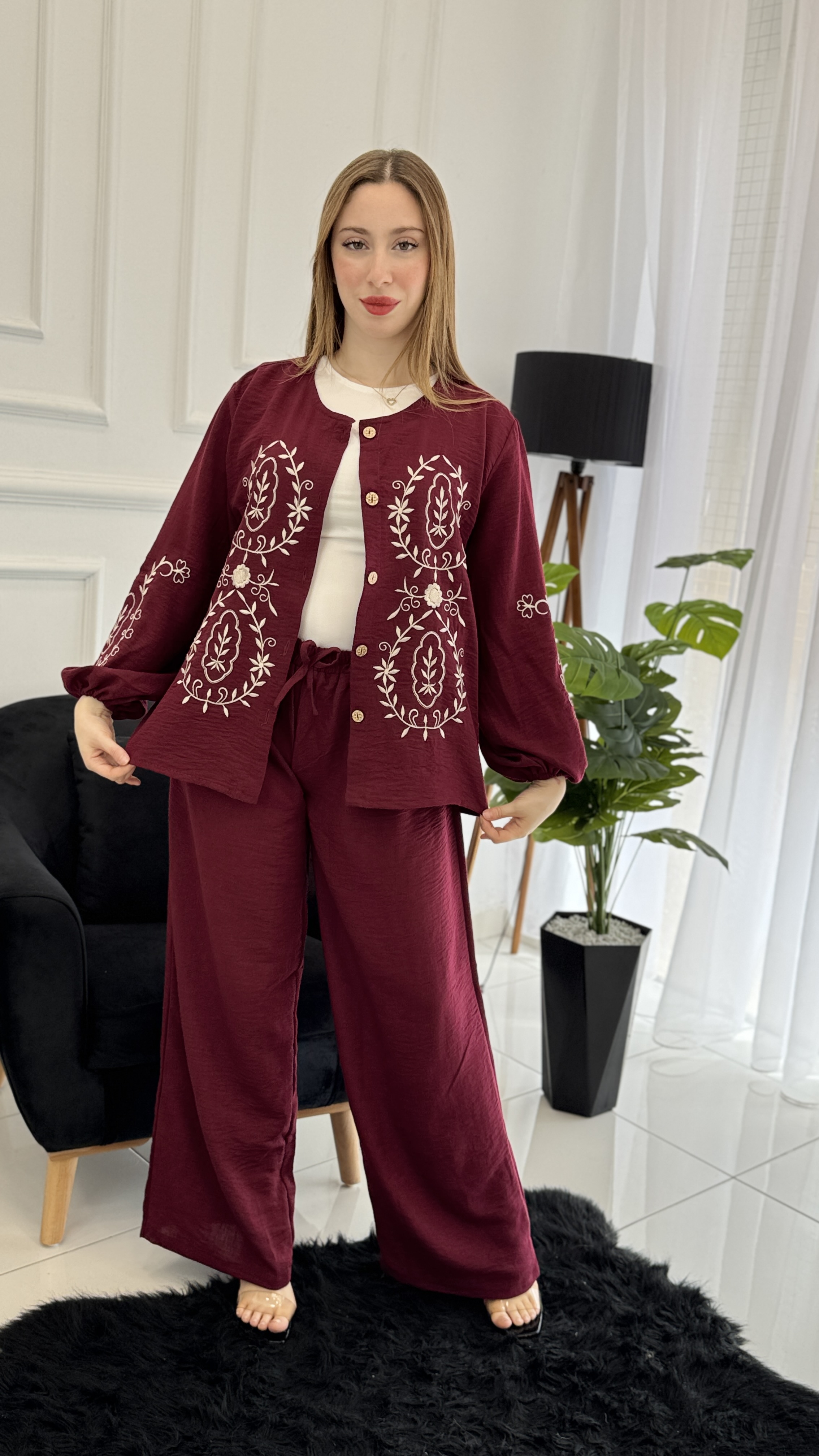 Ensemble lin avec broderie - صورة 3