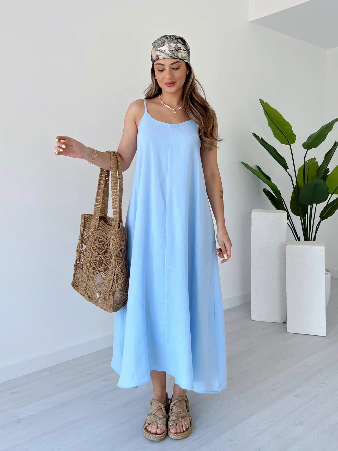 Robe a bretelles en crepe froissé